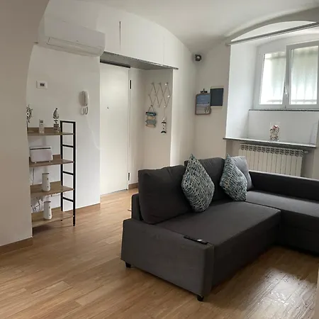 Elle's House Apartamento Savona